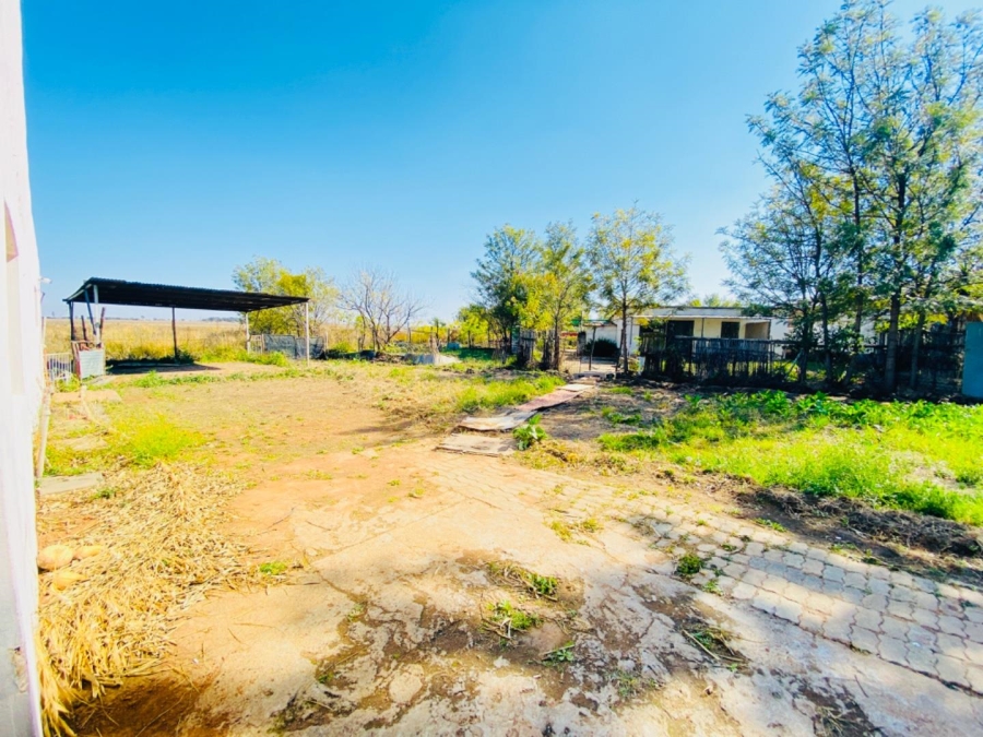 2 Bedroom Property for Sale in Haakdoornboom Gauteng