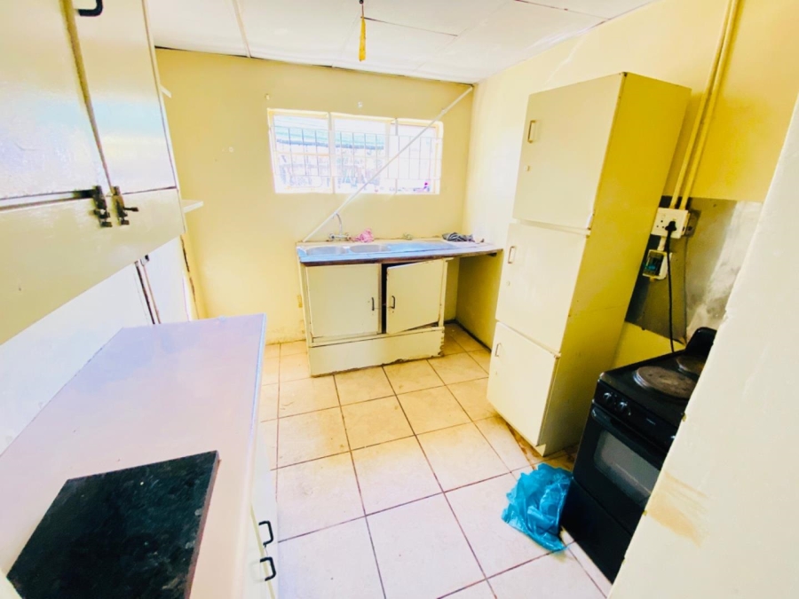 2 Bedroom Property for Sale in Haakdoornboom Gauteng