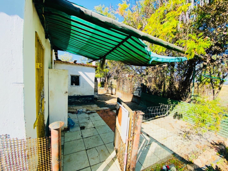 2 Bedroom Property for Sale in Haakdoornboom Gauteng