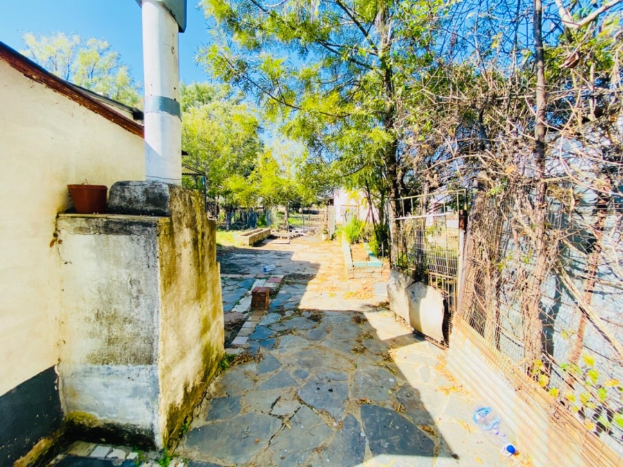 2 Bedroom Property for Sale in Haakdoornboom Gauteng