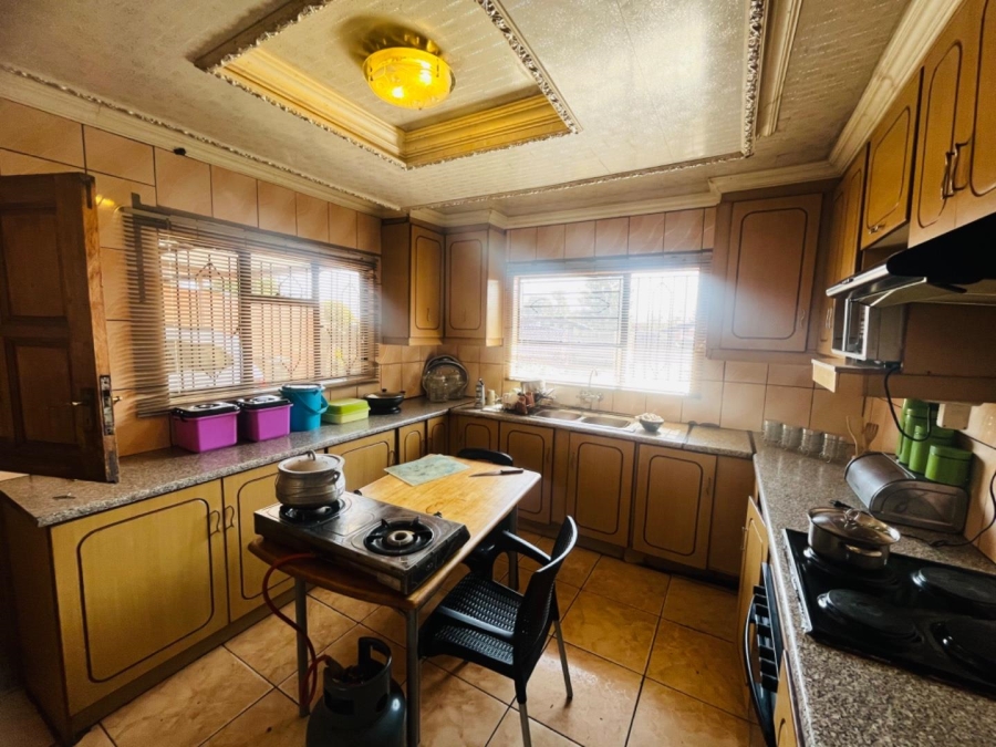 4 Bedroom Property for Sale in Soshanguve R Gauteng