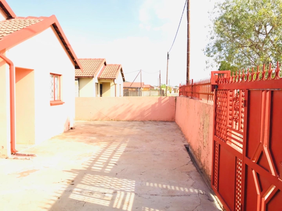 2 Bedroom Property for Sale in Soshanguve B Gauteng