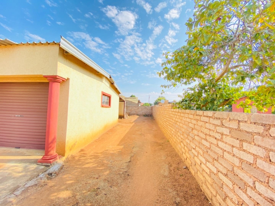 2 Bedroom Property for Sale in Soshanguve S Gauteng