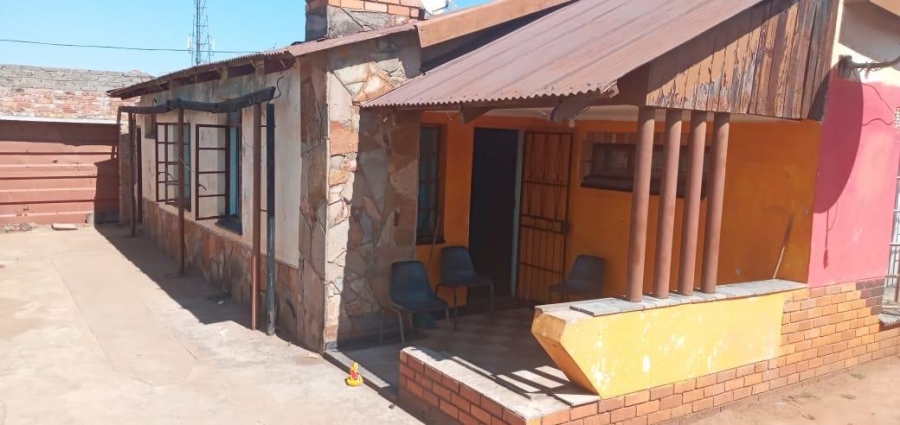 5 Bedroom Property for Sale in Atteridgeville Gauteng