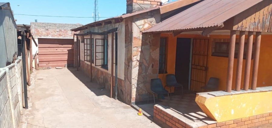 5 Bedroom Property for Sale in Atteridgeville Gauteng