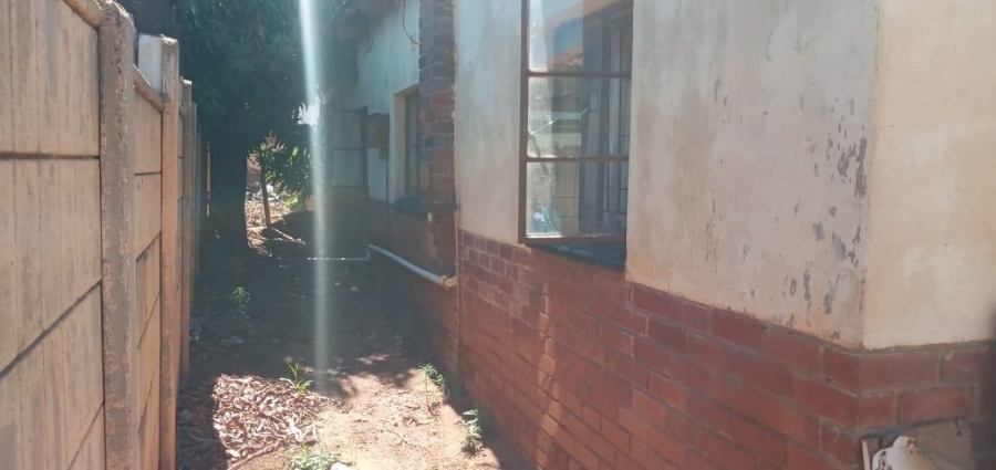 5 Bedroom Property for Sale in Atteridgeville Gauteng