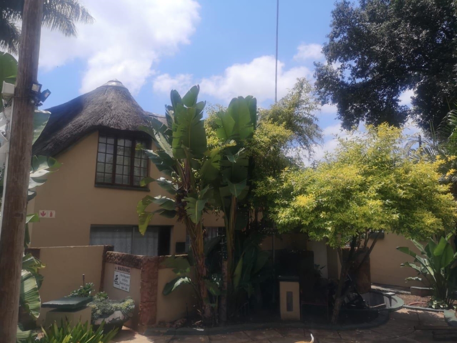 6 Bedroom Property for Sale in Gezina Gauteng