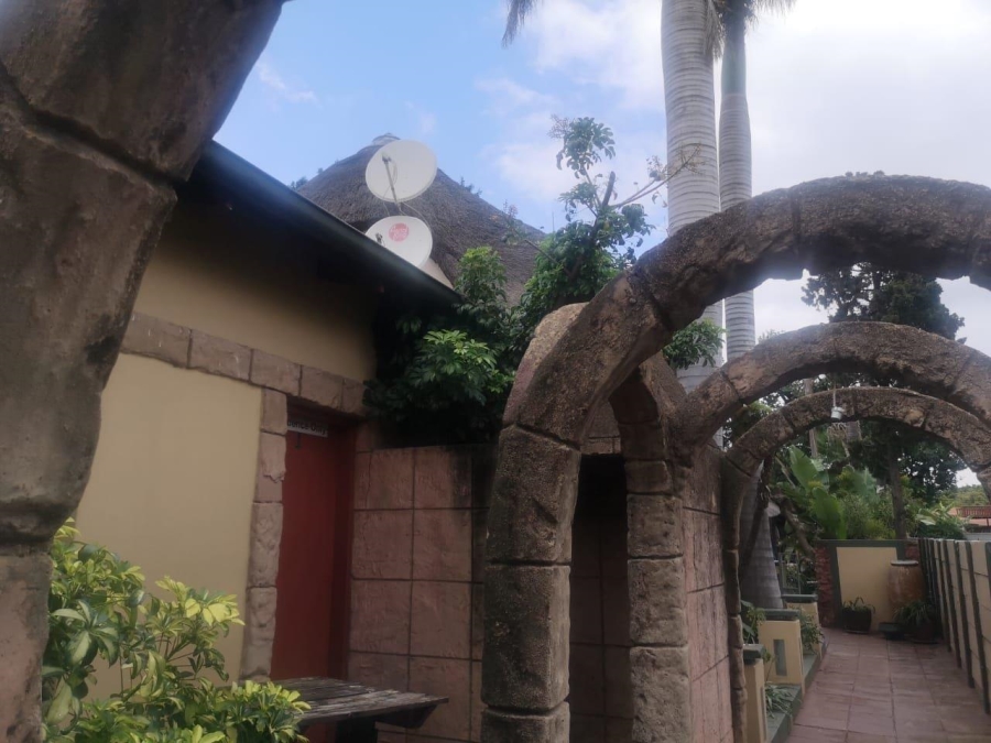 6 Bedroom Property for Sale in Gezina Gauteng