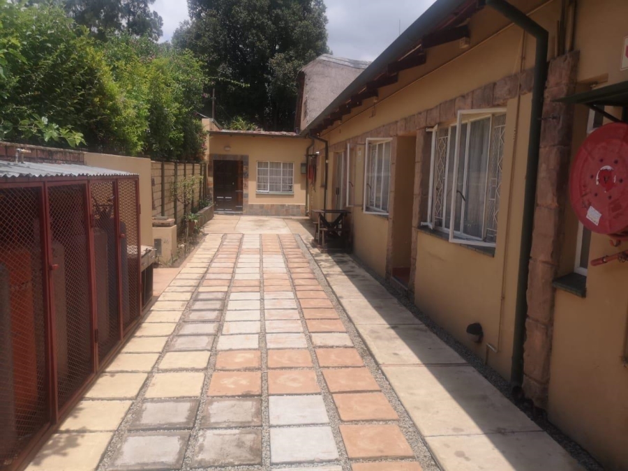 6 Bedroom Property for Sale in Gezina Gauteng