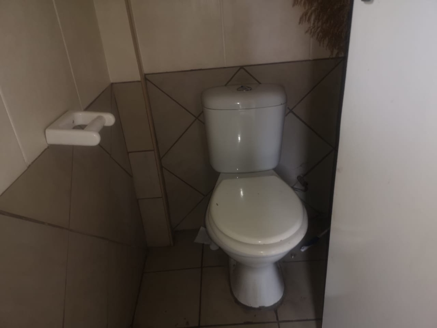6 Bedroom Property for Sale in Gezina Gauteng
