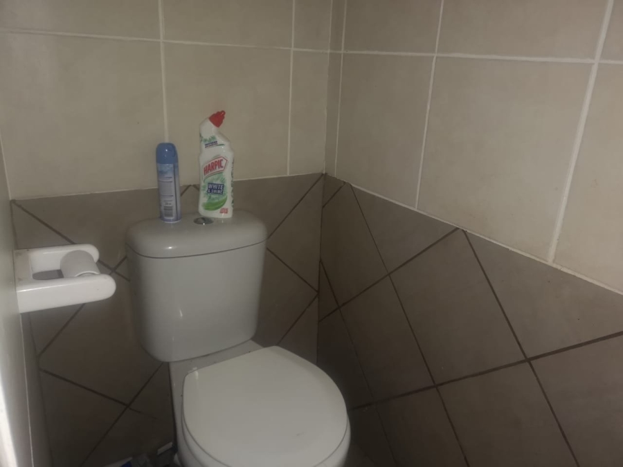 6 Bedroom Property for Sale in Gezina Gauteng