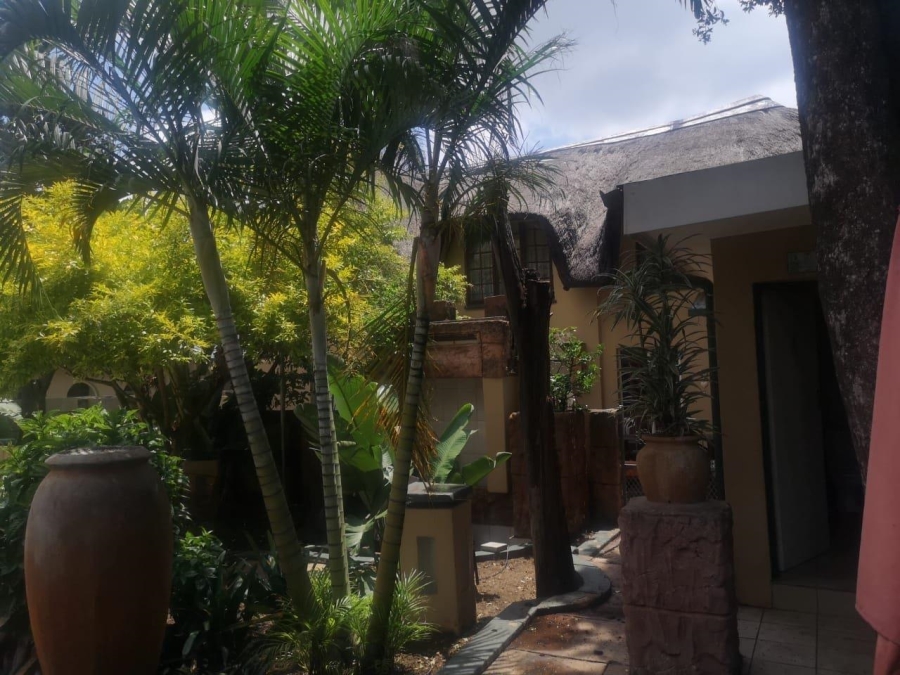 6 Bedroom Property for Sale in Gezina Gauteng