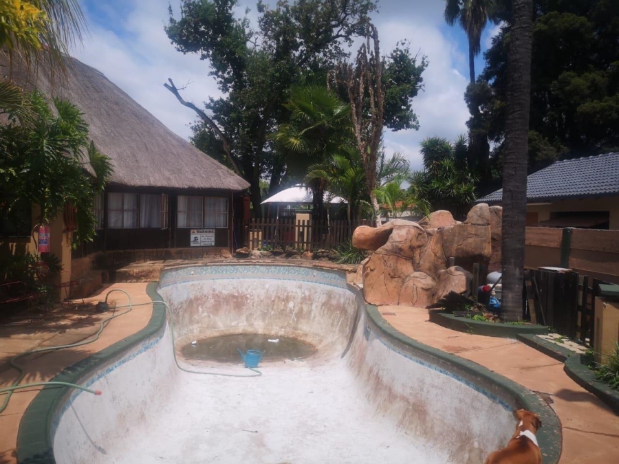 6 Bedroom Property for Sale in Gezina Gauteng