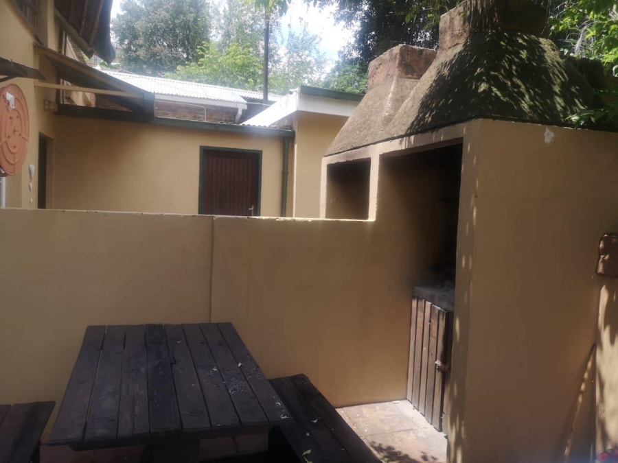 6 Bedroom Property for Sale in Gezina Gauteng