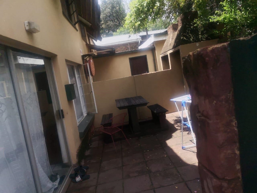 6 Bedroom Property for Sale in Gezina Gauteng