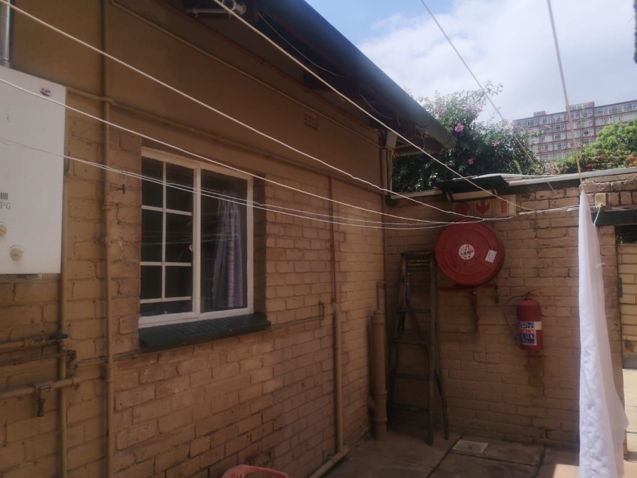 6 Bedroom Property for Sale in Gezina Gauteng