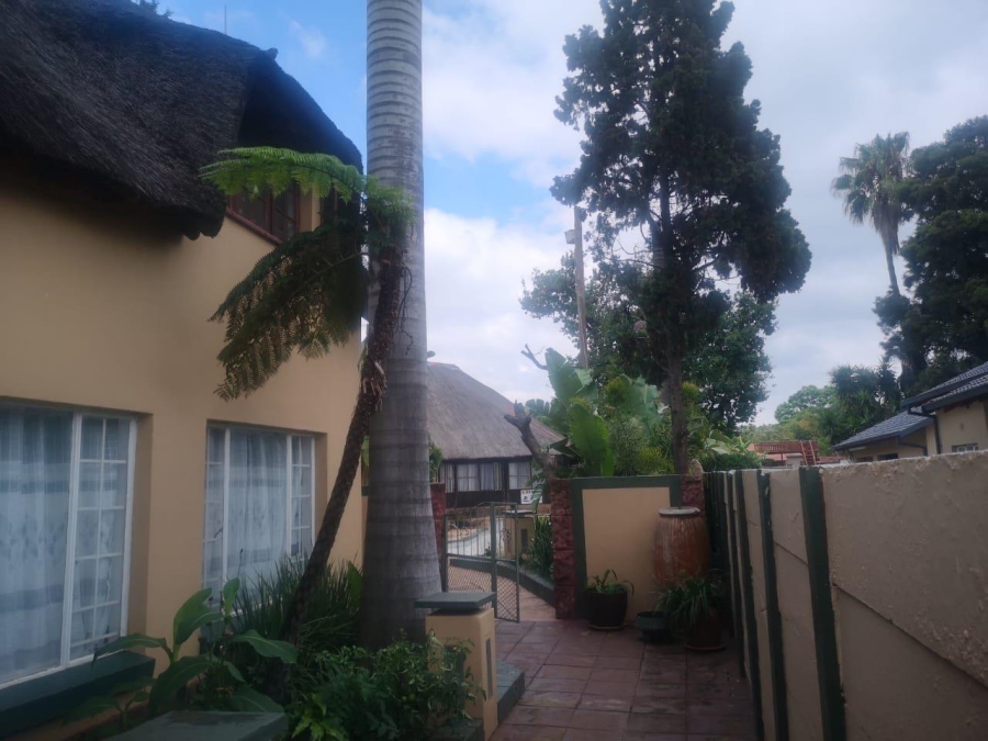 6 Bedroom Property for Sale in Gezina Gauteng