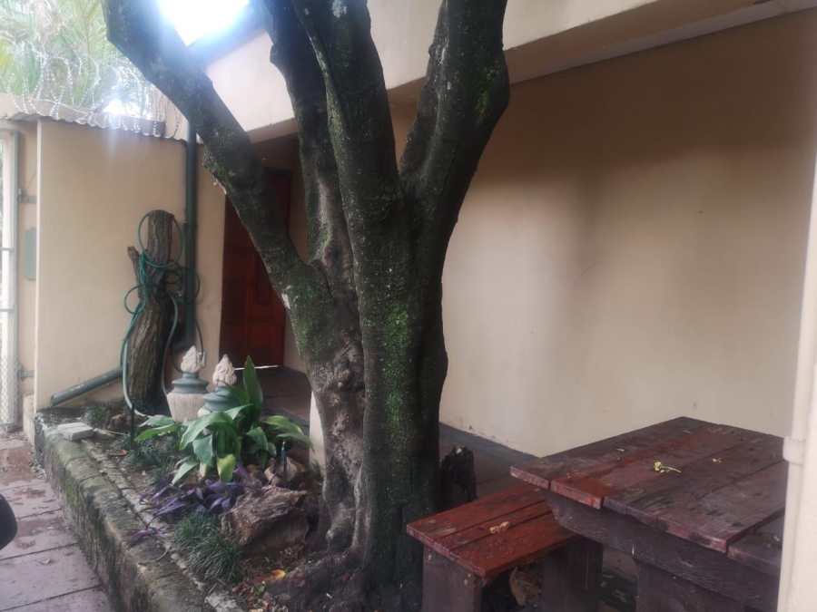 6 Bedroom Property for Sale in Gezina Gauteng