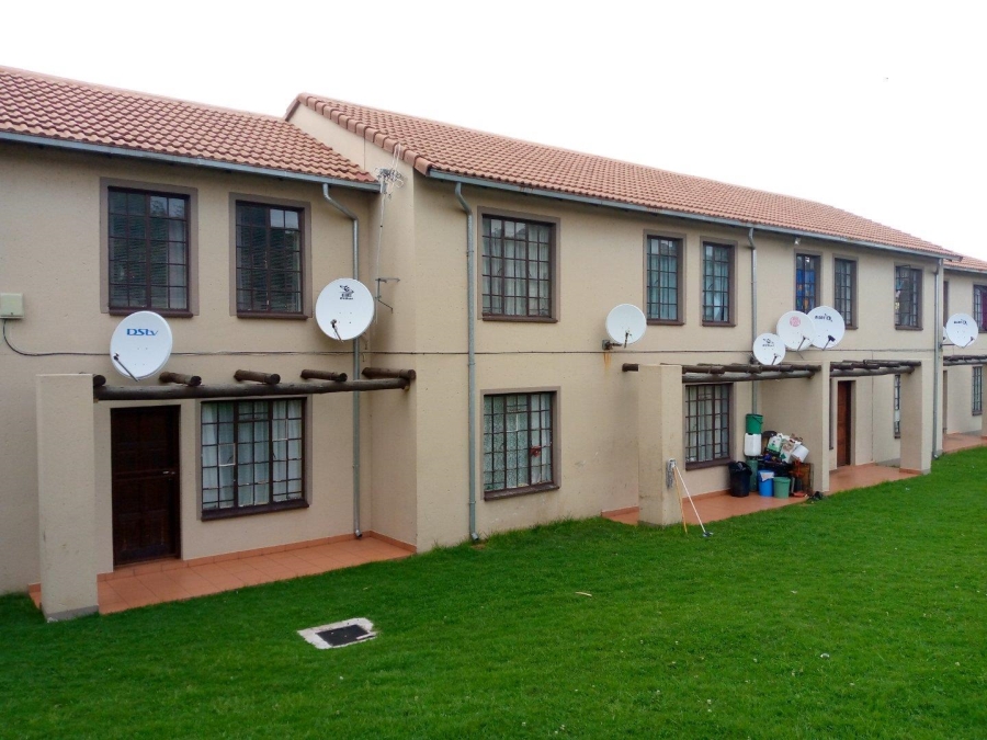 2 Bedroom Property for Sale in Roodepoort Gauteng