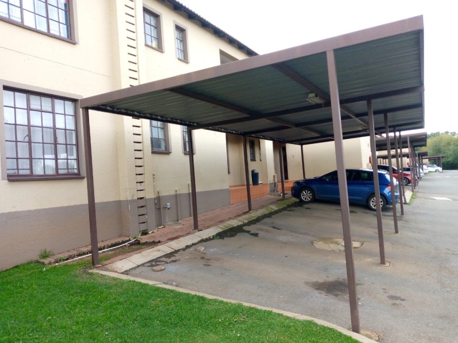 2 Bedroom Property for Sale in Roodepoort Gauteng