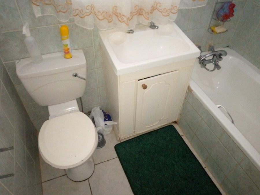 2 Bedroom Property for Sale in Roodepoort Gauteng