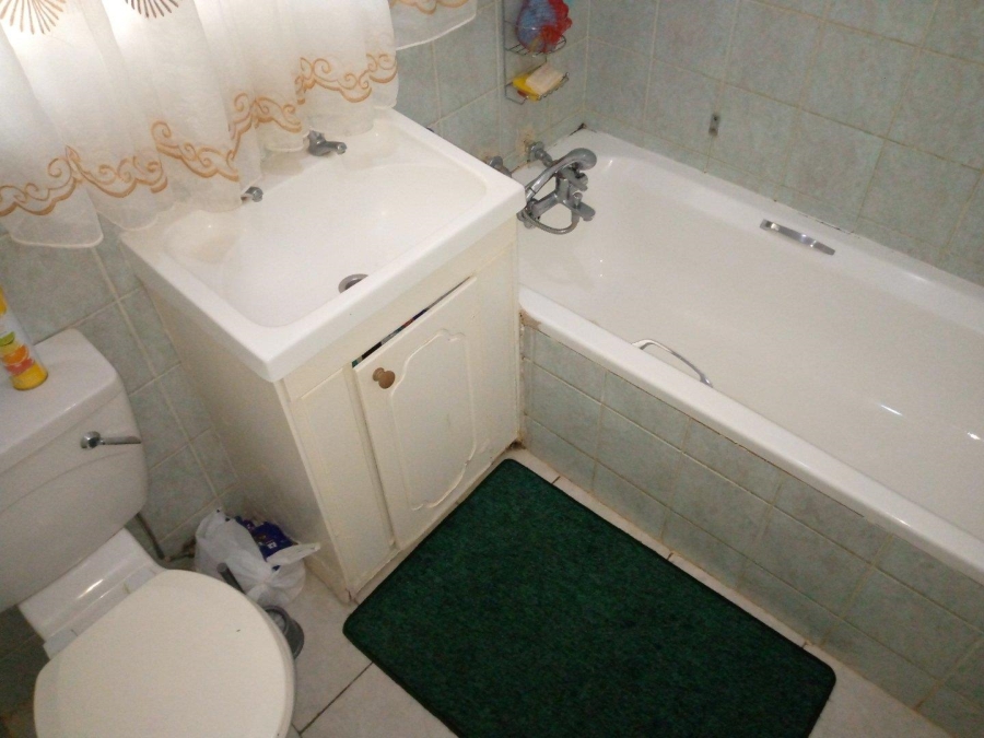 2 Bedroom Property for Sale in Roodepoort Gauteng