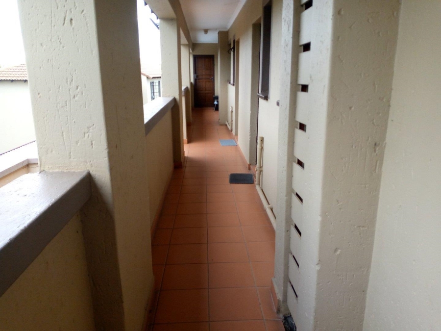 2 Bedroom Property for Sale in Roodepoort Gauteng