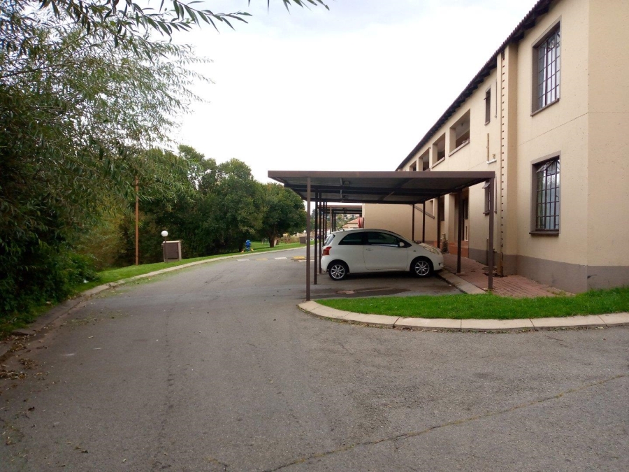 2 Bedroom Property for Sale in Roodepoort Gauteng