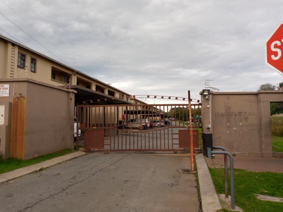 2 Bedroom Property for Sale in Roodepoort Gauteng