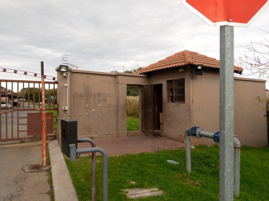 2 Bedroom Property for Sale in Roodepoort Gauteng