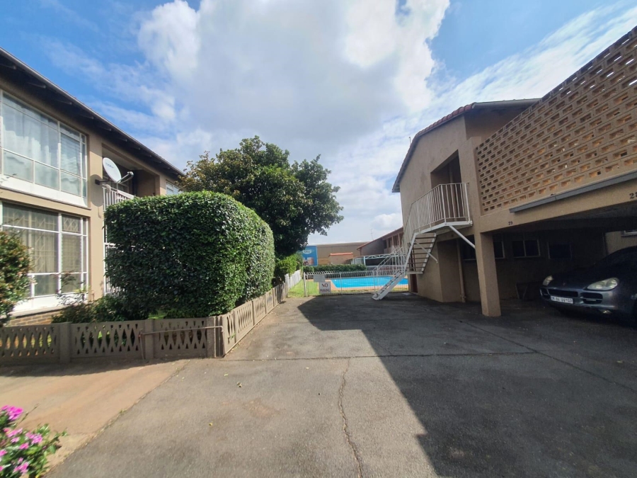 To Let 2 Bedroom Property for Rent in Brackenhurst Gauteng