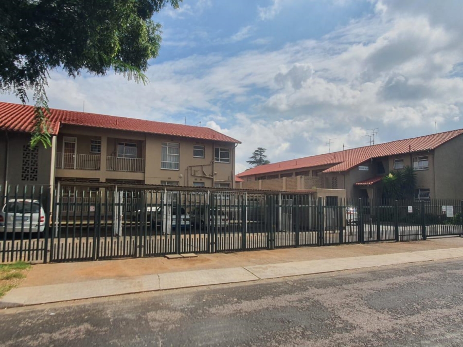 To Let 2 Bedroom Property for Rent in Brackenhurst Gauteng