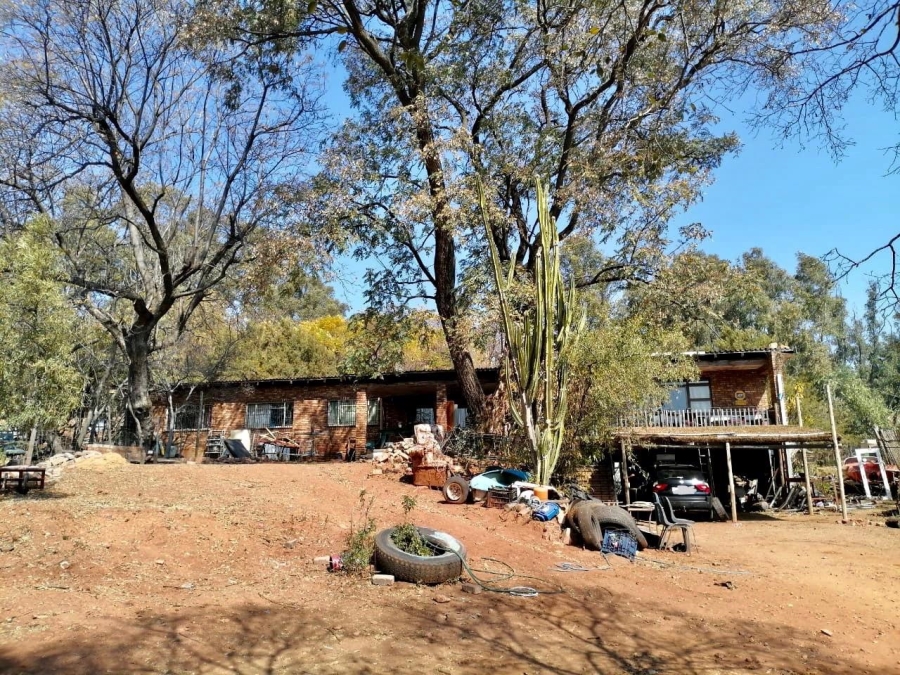 5 Bedroom Property for Sale in Heatherdale AH Gauteng