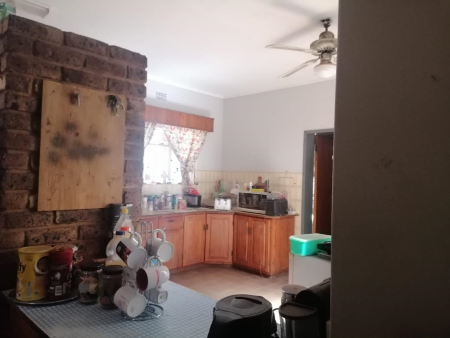 5 Bedroom Property for Sale in Heatherdale AH Gauteng