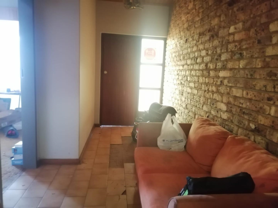 5 Bedroom Property for Sale in Heatherdale AH Gauteng