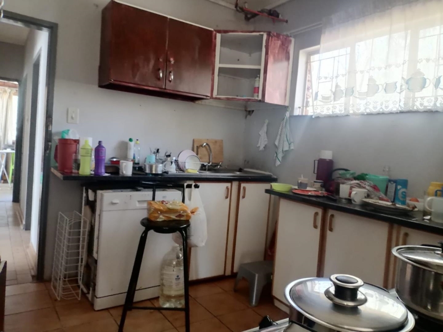 5 Bedroom Property for Sale in Heatherdale AH Gauteng