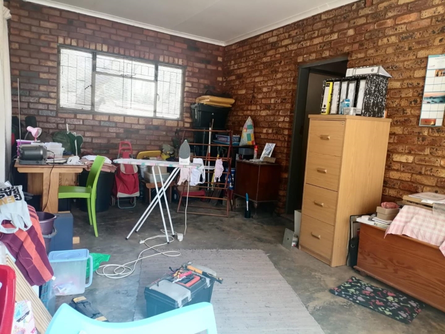 5 Bedroom Property for Sale in Heatherdale AH Gauteng