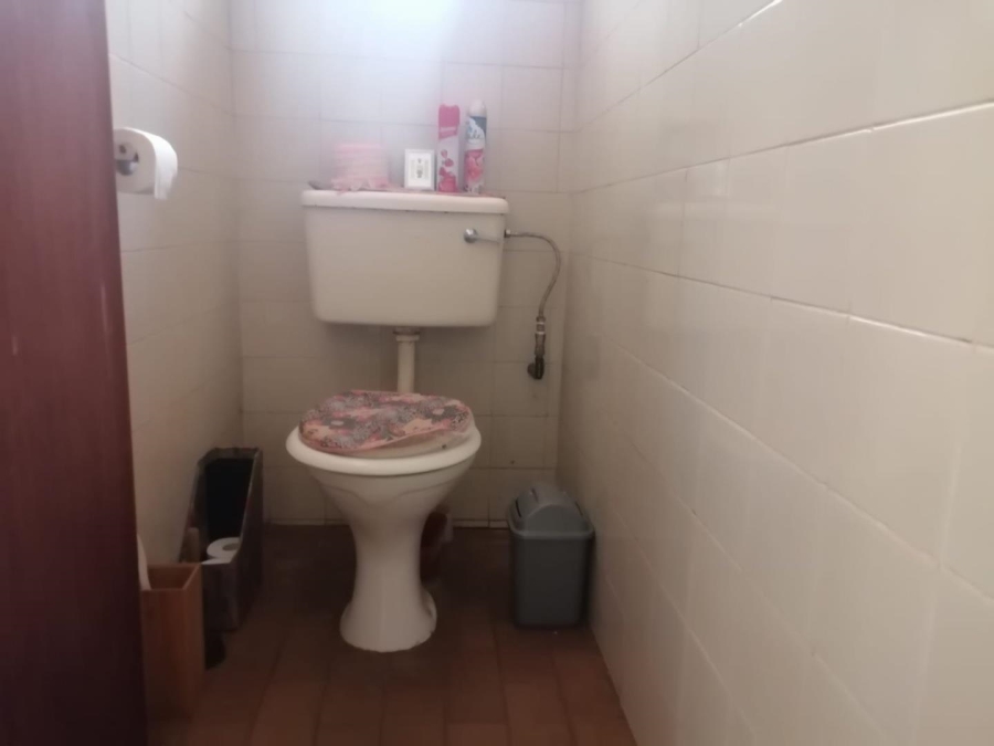 5 Bedroom Property for Sale in Heatherdale AH Gauteng