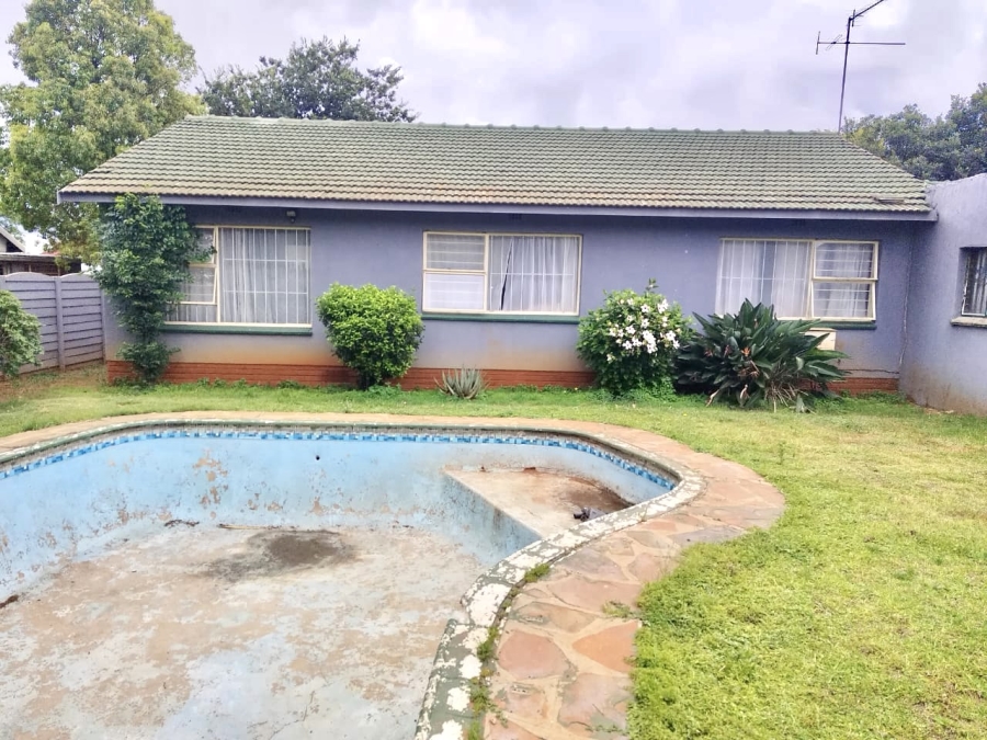 3 Bedroom Property for Sale in Birchleigh Gauteng