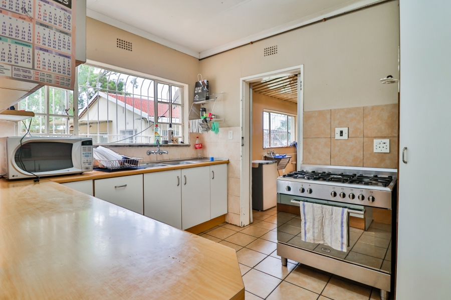6 Bedroom Property for Sale in Golf View Gauteng