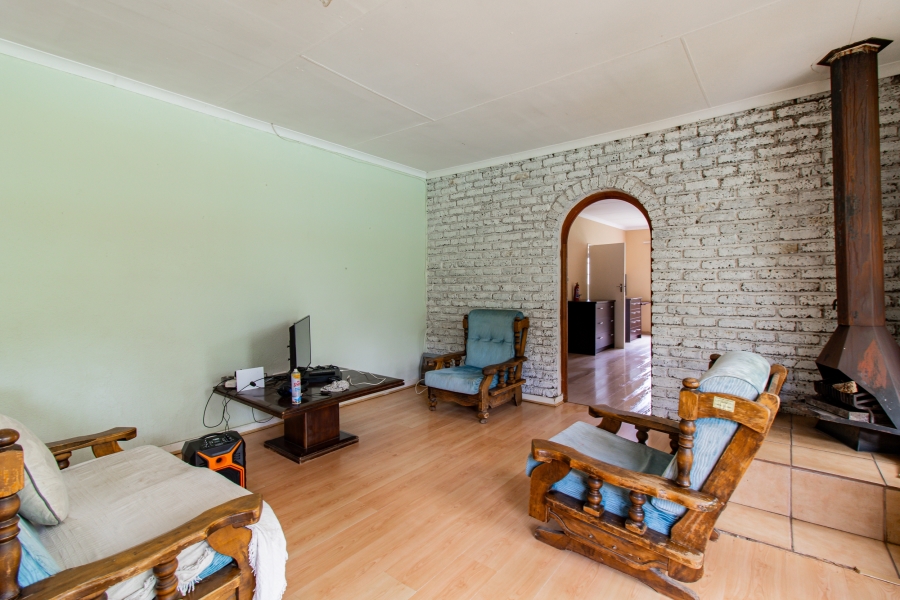 6 Bedroom Property for Sale in Golf View Gauteng