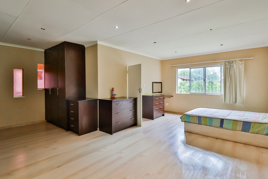 6 Bedroom Property for Sale in Golf View Gauteng