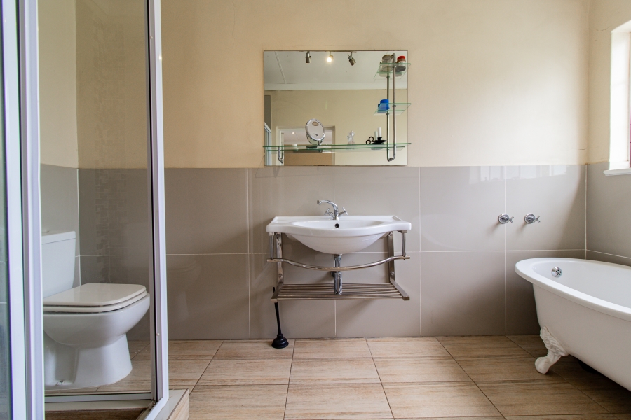 6 Bedroom Property for Sale in Golf View Gauteng