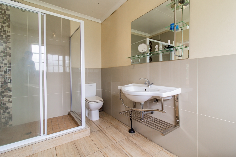 6 Bedroom Property for Sale in Golf View Gauteng