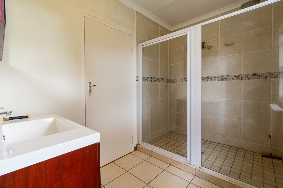 6 Bedroom Property for Sale in Golf View Gauteng