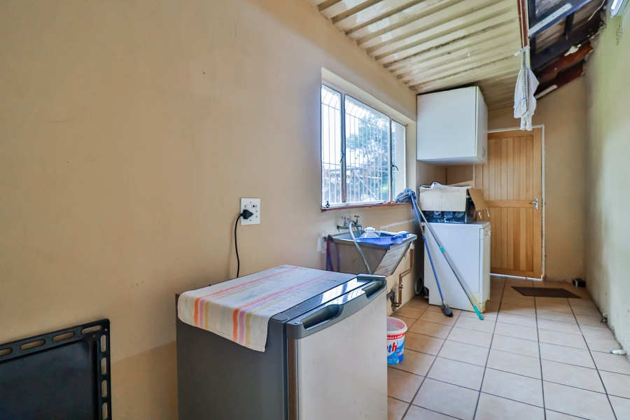 6 Bedroom Property for Sale in Golf View Gauteng