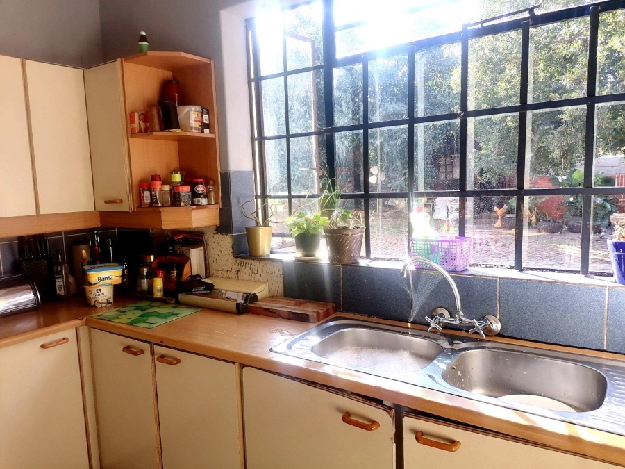 5 Bedroom Property for Sale in Colbyn Gauteng