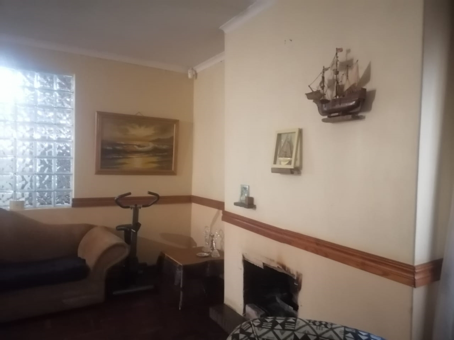 5 Bedroom Property for Sale in Colbyn Gauteng
