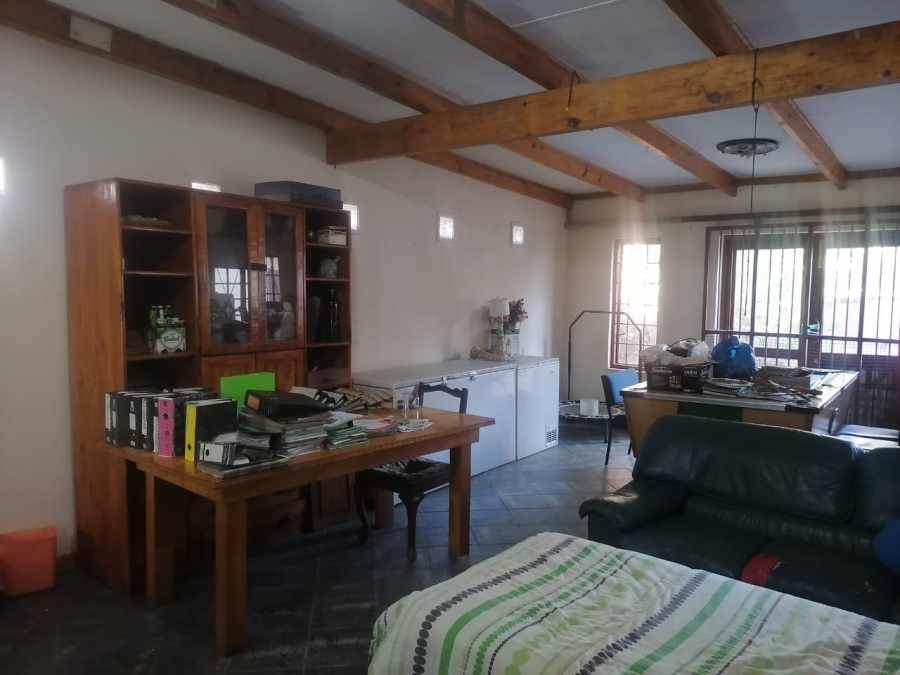 5 Bedroom Property for Sale in Colbyn Gauteng