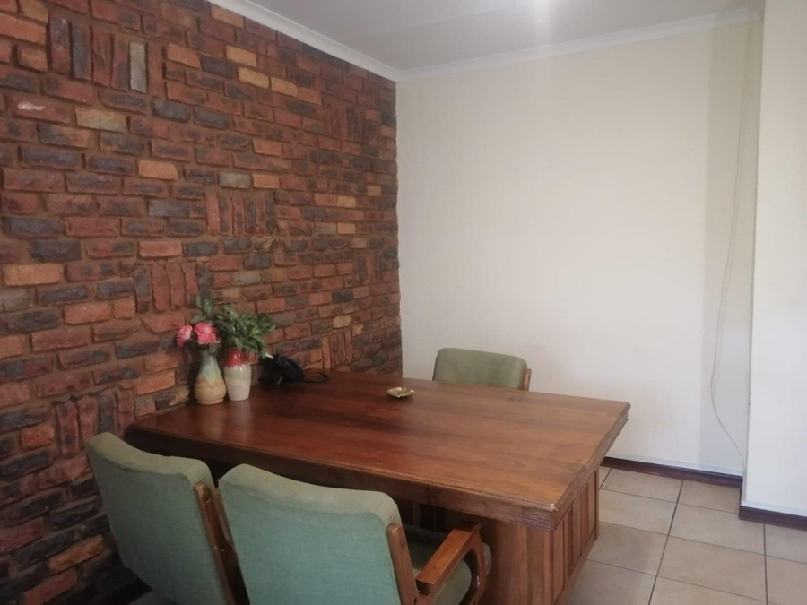 5 Bedroom Property for Sale in Colbyn Gauteng